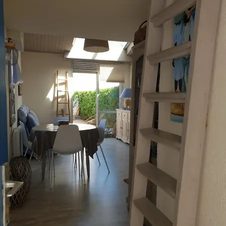 Hotel Maisonnette Dans Residence Proche De La Pinede & Plage - Fr-1-476-202 *