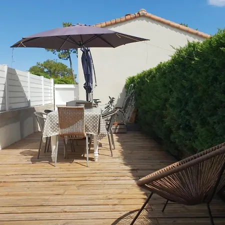 Maisonnette Dans Residence Proche De La Pinede & Plage - Fr-1-476-202 Hotel